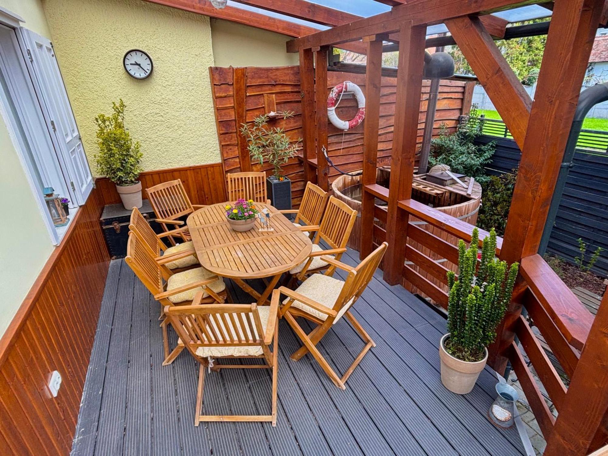 Peter Dock Boutique Villa Кестхей Экстерьер фото